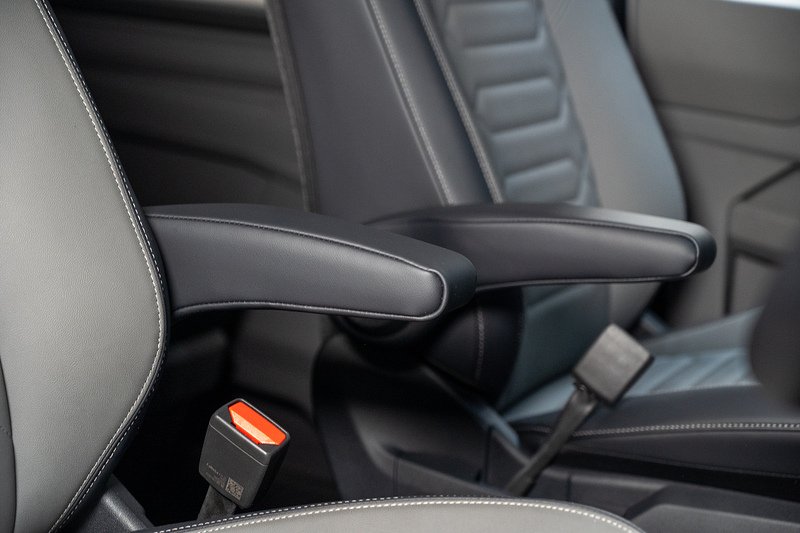 Volkswagen Transporter 2.0 T32 Diesel 150PS Auto 4MOTION KOMBI LWB - N5131