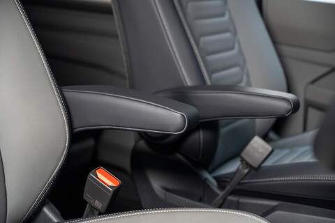 Volkswagen Transporter 2.0 T32 Diesel 150PS Auto 4MOTION KOMBI LWB - N5131