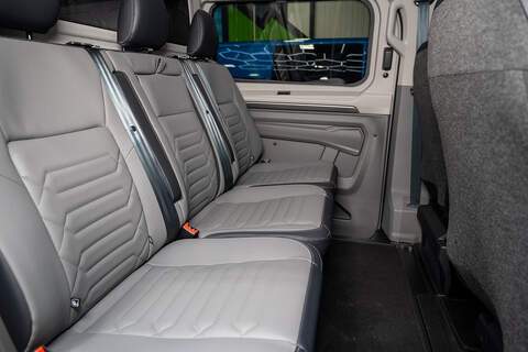 Volkswagen Transporter 2.0 T32 Diesel 150PS Auto 4MOTION KOMBI LWB - N5131