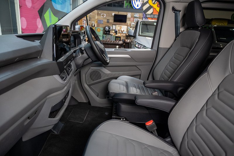 Volkswagen Transporter 2.0 T32 Diesel 150PS Auto 4MOTION KOMBI LWB - N5131