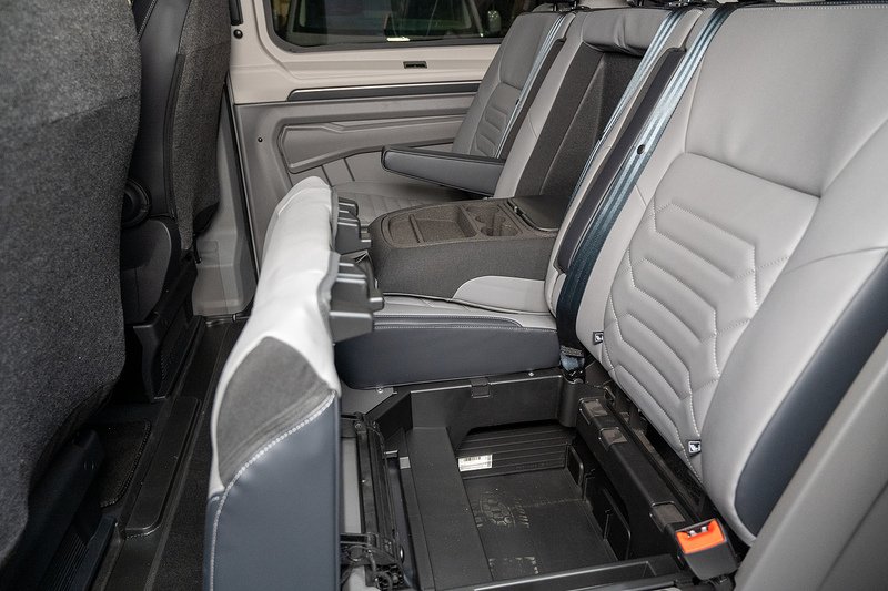 Volkswagen Transporter 2.0 T32 Diesel 150PS Auto 4MOTION KOMBI LWB - N5131