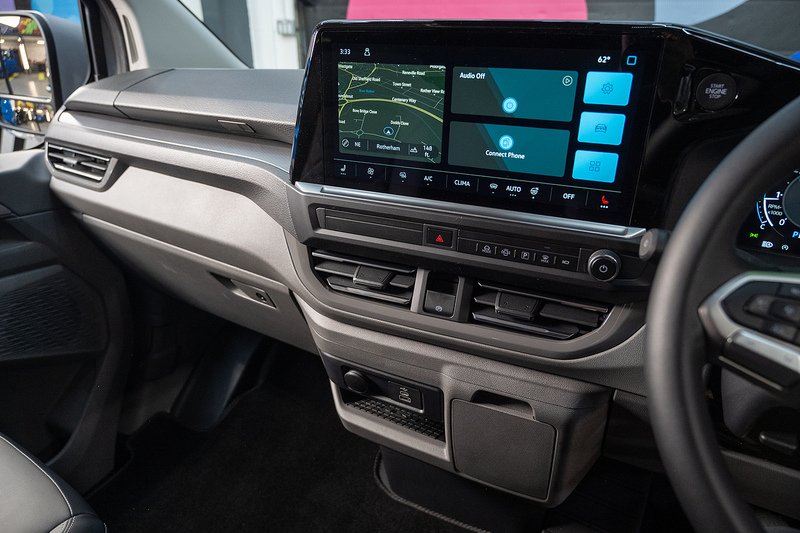 Volkswagen Transporter 2.0 T32 Diesel 150PS Auto 4MOTION KOMBI LWB - N5131