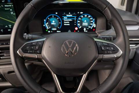 Volkswagen Transporter 2.0 T32 Diesel 150PS Auto 4MOTION KOMBI LWB - N5131