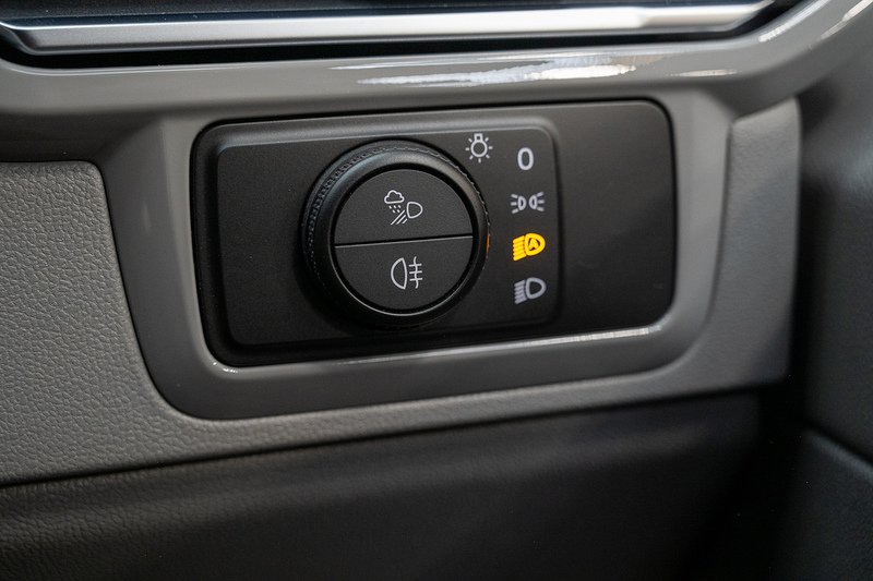 Volkswagen Transporter 2.0 T32 Diesel 150PS Auto 4MOTION KOMBI LWB - N5131