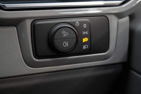 Volkswagen Transporter 2.0 T32 Diesel 150PS Auto 4MOTION KOMBI LWB - N5131