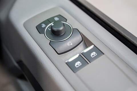 Volkswagen Transporter 2.0 T32 Diesel 150PS Auto 4MOTION KOMBI LWB - N5131