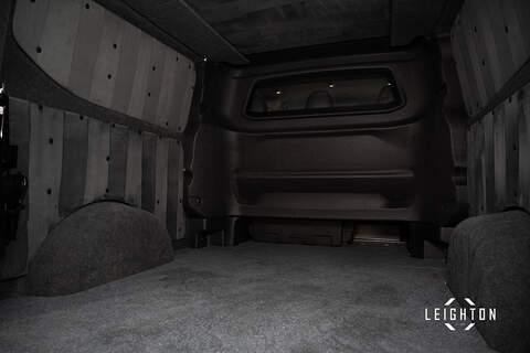 Volkswagen Transporter 2.0 T32 Diesel 150ps Auto 4Motion Kombi LWB - N5135