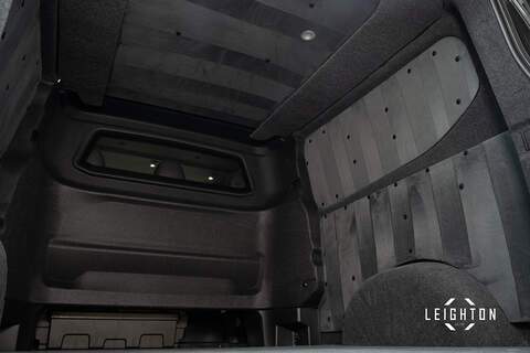 Volkswagen Transporter 2.0 T32 Diesel 150ps Auto 4Motion Kombi LWB - N5135