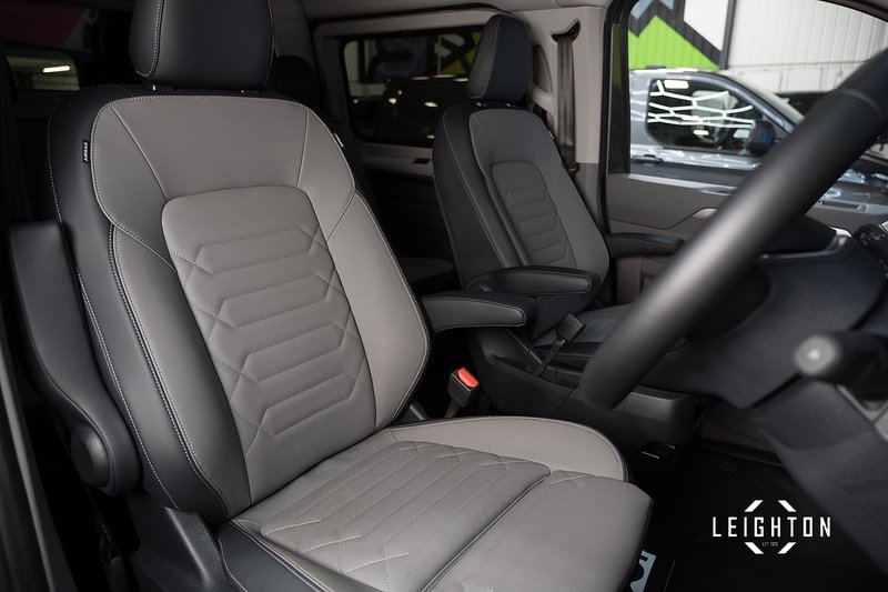 Volkswagen Transporter 2.0 T32 Diesel 150ps Auto 4Motion Kombi LWB - N5135