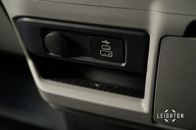 Volkswagen Transporter 2.0 T32 Diesel 150ps Auto 4Motion Kombi LWB - N5135