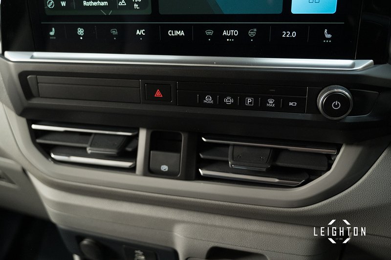 Volkswagen Transporter 2.0 T32 Diesel 150ps Auto 4Motion Kombi LWB - N5135