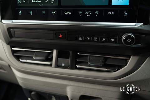 Volkswagen Transporter 2.0 T32 Diesel 150ps Auto 4Motion Kombi LWB - N5135