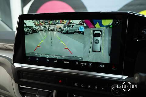 Volkswagen Transporter 2.0 T32 Diesel 150ps Auto 4Motion Kombi LWB - N5135