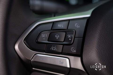 Volkswagen Transporter 2.0 T32 Diesel 150ps Auto 4Motion Kombi LWB - N5135