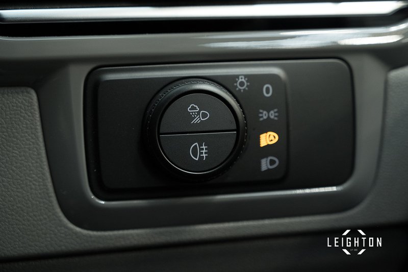 Volkswagen Transporter 2.0 T32 Diesel 150ps Auto 4Motion Kombi LWB - N5135