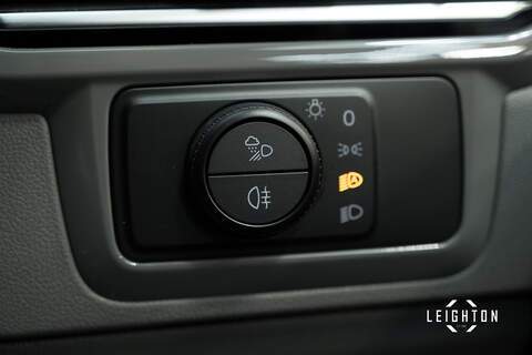 Volkswagen Transporter 2.0 T32 Diesel 150ps Auto 4Motion Kombi LWB - N5135