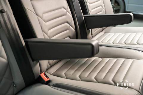 Volkswagen Transporter 2.0 T32 Diesel 150ps Auto 4Motion Kombi LWB - N5138