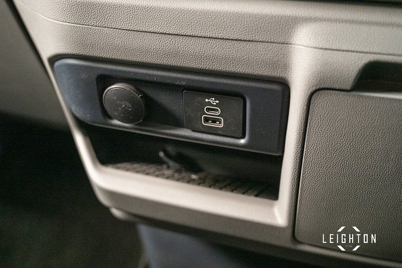 Volkswagen Transporter 2.0 T32 Diesel 150ps Auto 4Motion Kombi LWB - N5138