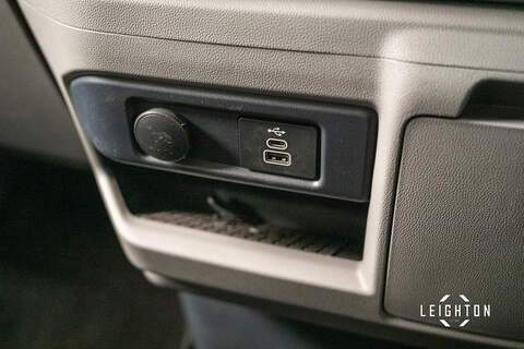 Volkswagen Transporter 2.0 T32 Diesel 150ps Auto 4Motion Kombi LWB - N5138