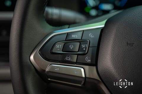 Volkswagen Transporter 2.0 T32 Diesel 150ps Auto 4Motion Kombi LWB - N5138