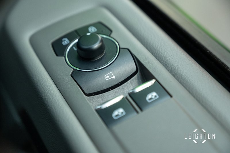 Volkswagen Transporter 2.0 T32 Diesel 150ps Auto 4Motion Kombi LWB - N5138