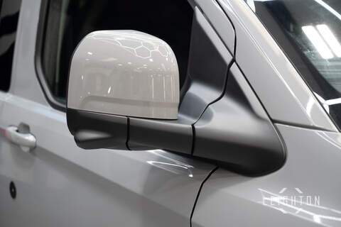 Ford Transit Custom 2.5 320 PHEV 232ps Auto Double Cab L2 - N5221