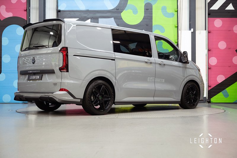 Volkswagen Transporter 2.0 T32 DIESEL 150PS AUTO 4M Kombi Van SWB - N5276