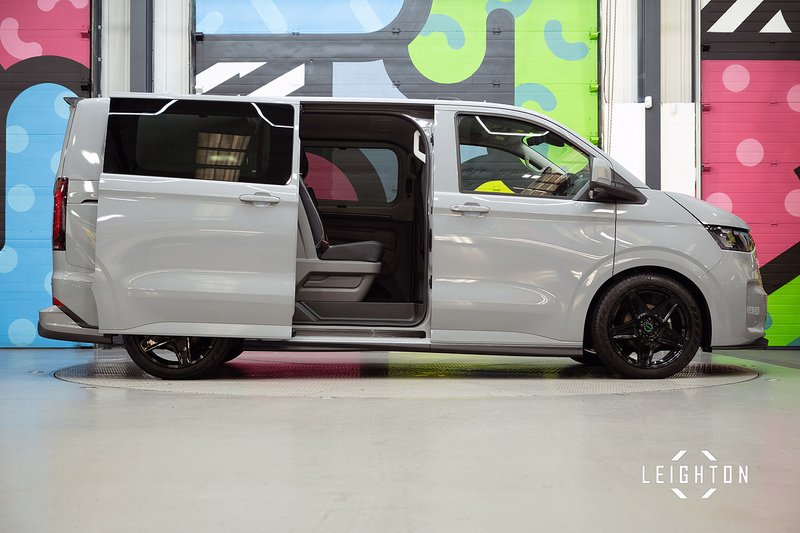 Volkswagen Transporter 2.0 T32 DIESEL 150PS AUTO 4M Kombi Van SWB - N5276