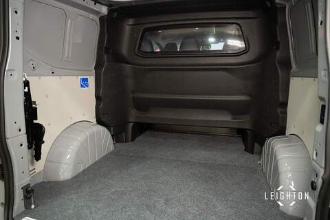 Volkswagen Transporter 2.0 T32 DIESEL 150PS AUTO 4M Kombi Van SWB - N5276