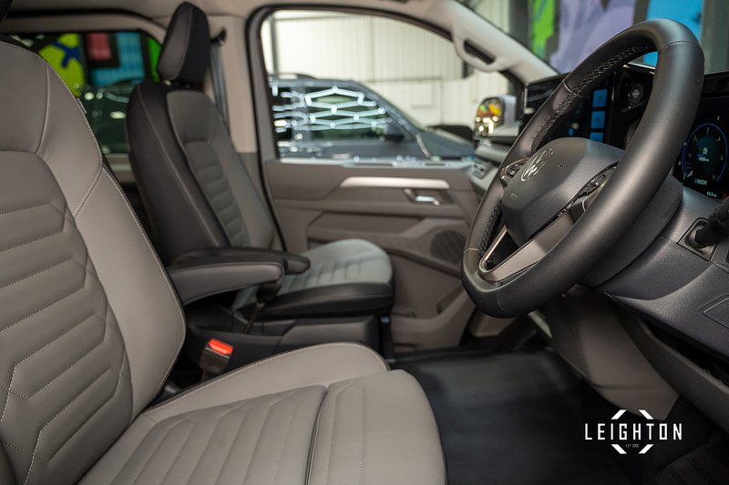 Volkswagen Transporter 2.0 T32 DIESEL 150PS AUTO 4M Kombi Van SWB - N5276