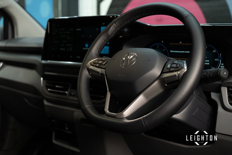 Volkswagen Transporter 2.0 T32 DIESEL 150PS AUTO 4M Kombi Van SWB - N5276