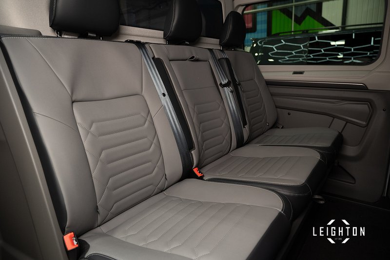 Volkswagen Transporter 2.0 T32 DIESEL 150PS AUTO 4M Kombi Van SWB - N5276