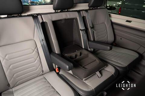 Volkswagen Transporter 2.0 T32 DIESEL 150PS AUTO 4M Kombi Van SWB - N5276