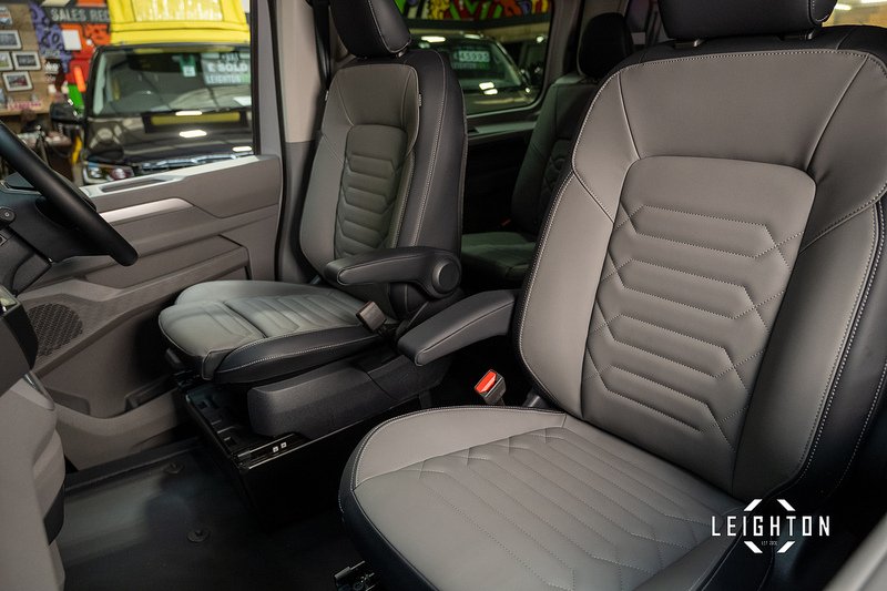 Volkswagen Transporter 2.0 T32 DIESEL 150PS AUTO 4M Kombi Van SWB - N5276