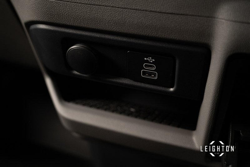 Volkswagen Transporter 2.0 T32 DIESEL 150PS AUTO 4M Kombi Van SWB - N5276