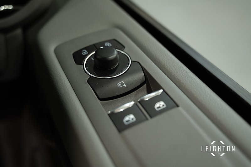 Volkswagen Transporter 2.0 T32 DIESEL 150PS AUTO 4M Kombi Van SWB - N5276