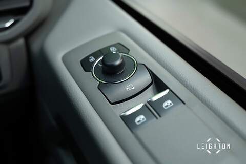 Volkswagen Transporter 2.0 T32 Diesel 170ps Auto Kombi Van SWB - N5278