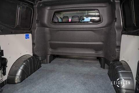 Volkswagen Transporter 2.0 TDI T32 Diesel 170ps Auto Kombi Van SWB - N5279