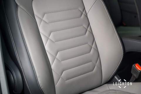 Volkswagen Transporter 2.0 TDI T32 Diesel 170ps Auto Kombi Van SWB - N5279