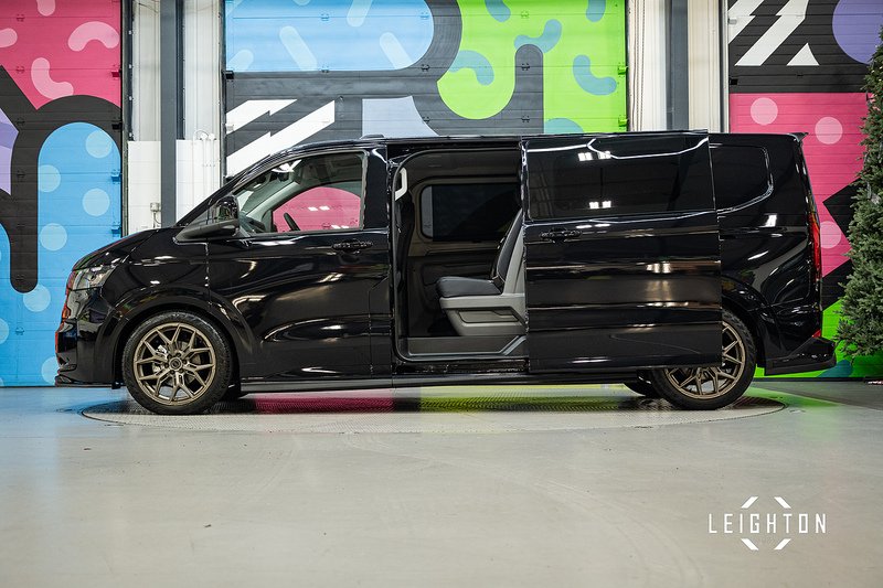 Volkswagen Transporter 2.0 T32 Diesel 170ps Auto Kombi Van LWB - N5280