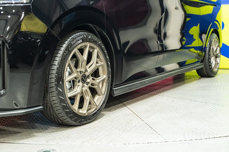 Volkswagen Transporter 2.0 T32 Diesel 170ps Auto Kombi Van LWB - N5280