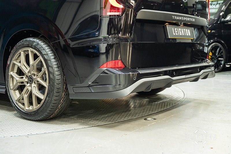 Volkswagen Transporter 2.0 T32 Diesel 170ps Auto Kombi Van LWB - N5280