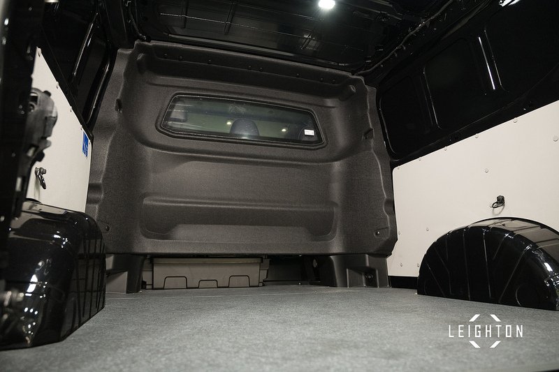 Volkswagen Transporter 2.0 T32 Diesel 170ps Auto Kombi Van LWB - N5280