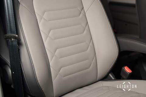 Volkswagen Transporter 2.0 T32 Diesel 170ps Auto Kombi Van LWB - N5280