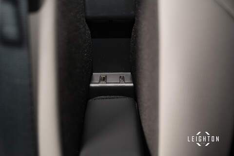 Volkswagen Transporter 2.0 T32 Diesel 170ps Auto Kombi Van LWB - N5280