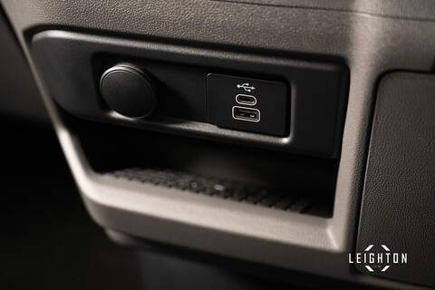 Volkswagen Transporter 2.0 T32 Diesel 170ps Auto Kombi Van LWB - N5280