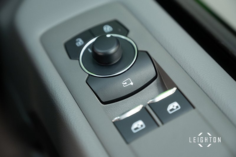 Volkswagen Transporter 2.0 T32 Diesel 170ps Auto Kombi Van LWB - N5280