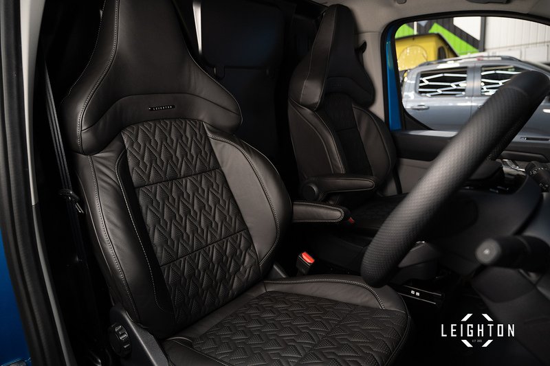 Ford Transit Custom 2.5L 320 PHEV 232ps Auto Panel Van L2 H1 - N5300