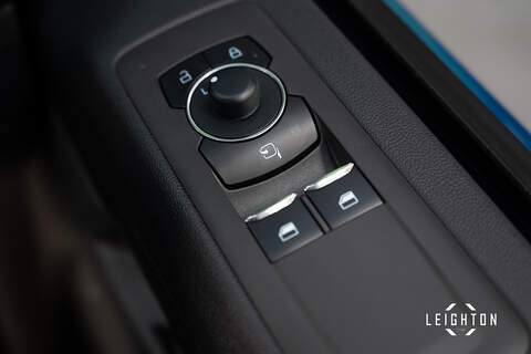 Ford Transit Custom 2.5L 320 PHEV 232ps Auto Panel Van L2 H1 - N5300