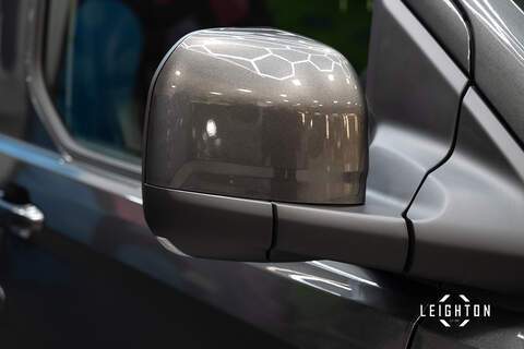 Ford Transit Custom 2.5 320 PHEV 232ps Auto Panel Van L2 H1 - N5325